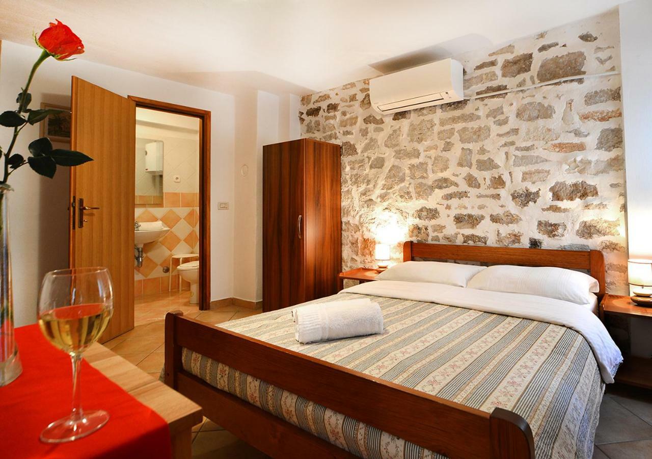 Old Town Vrsar, Apartments Danica & Zoran Экстерьер фото